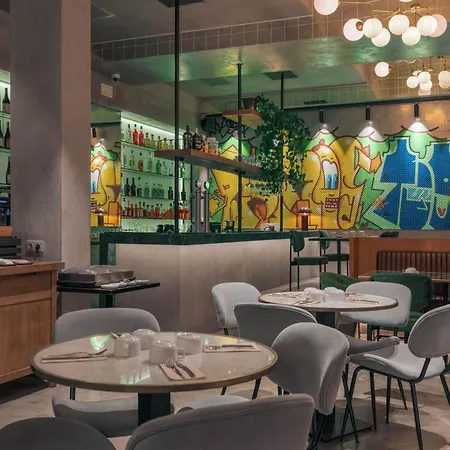 Pestana Vintage Center 4*