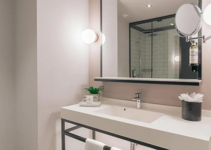 Pestana Vintage Center 4*