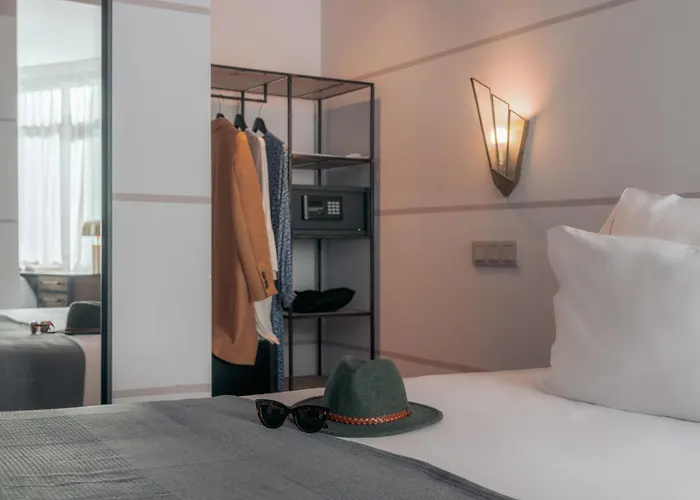 Hotel Pestana Vintage Center 4*