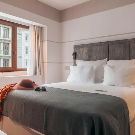 Pestana Vintage Center Hotel 4*